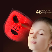 BALLUS LED Face Mask - red light close-up